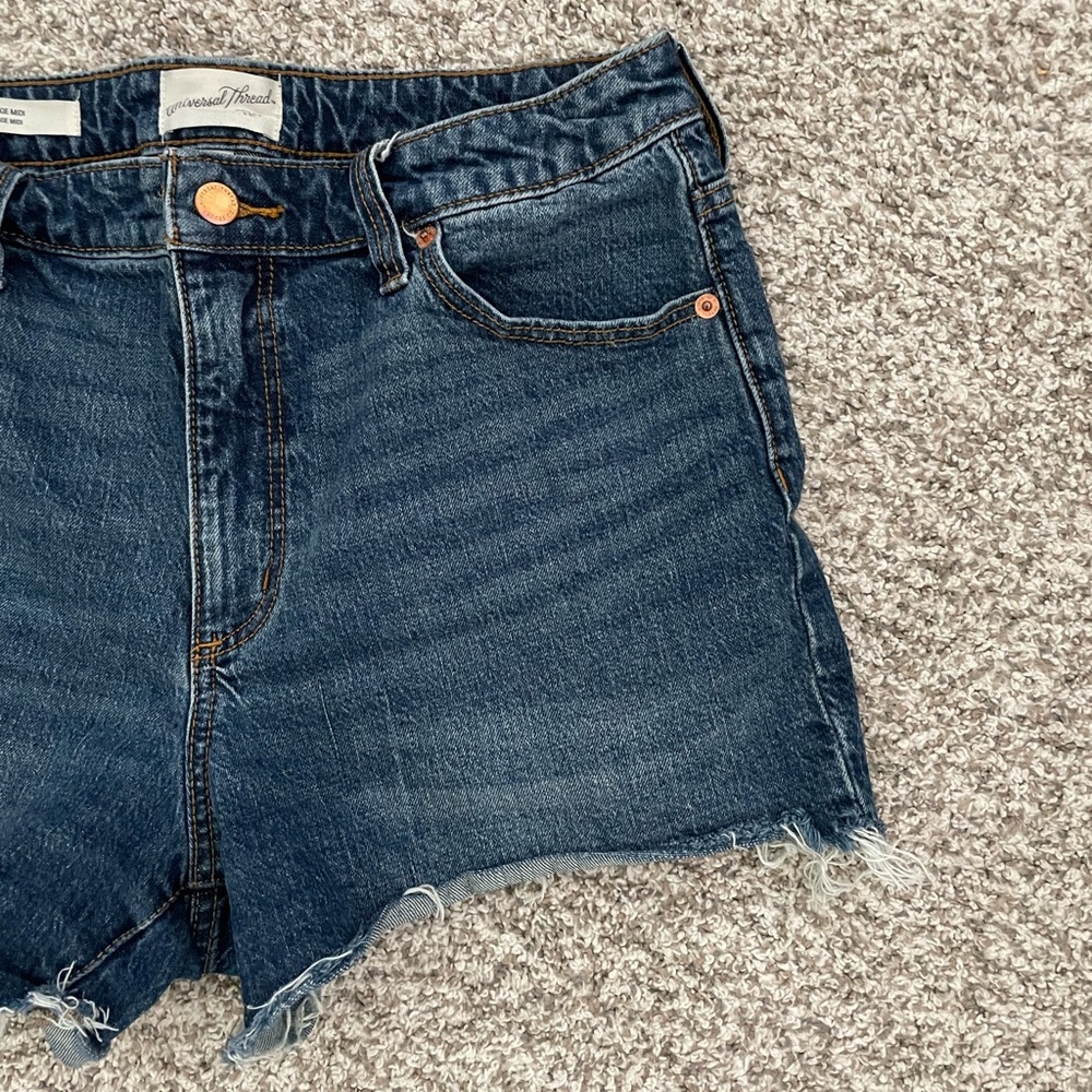 Universal Thread 4” Jean Shorts Size 8